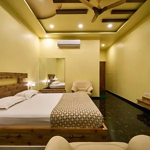 Hotel Saptarang Residency