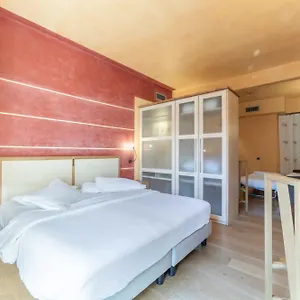 Hotiday Discovery - Hotel