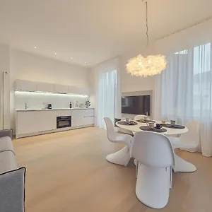 Apartmentsarena - Residenza Dei Capitolari * Verona