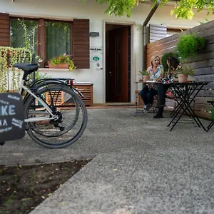 Casa de hóspedes Bed And Bike