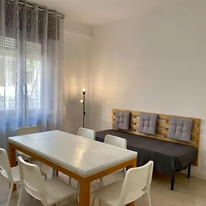 Roel San Zeno Apartment *
