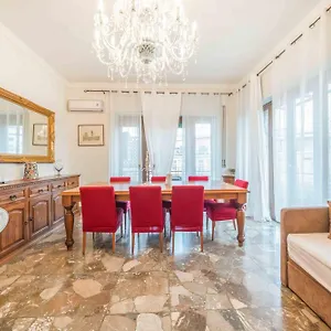 Apartment Al Filarmonico