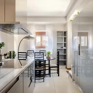 Piazza Bra - Refined 130 Sqm With 2