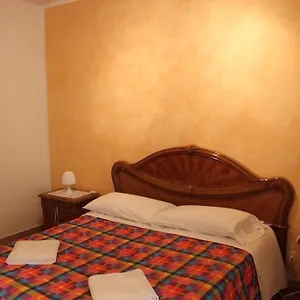Guest house Santa Toscana 2*