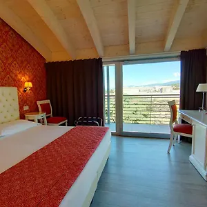 Nuova Opera 2* Vérone