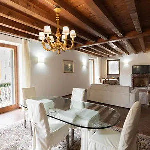 Domus - Centralissima E Antica Residenza Cappello 公寓 *