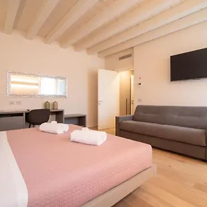 Calcirelli Aparthotel 2*