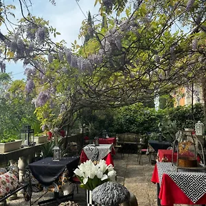 Bed & Breakfast Residenza Ca' Degli Enzi 3*