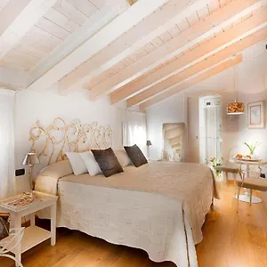 Gallery 2*