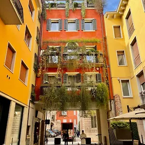 Apartment Domus Pellicciai *