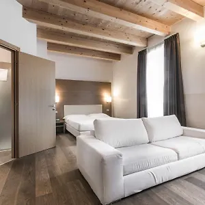 Opera Hotel 3*