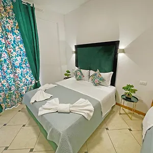 Vitti's 3 Casa de hóspedes